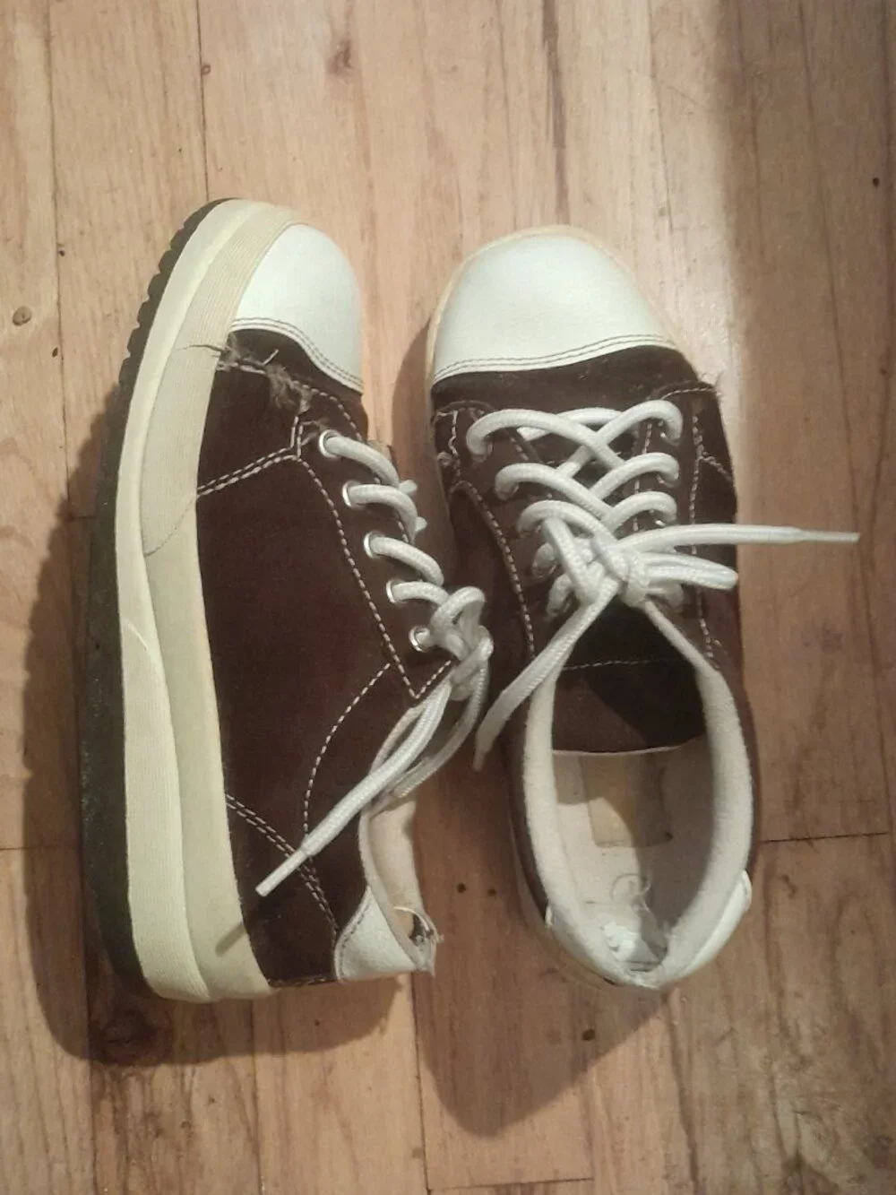 Vintage-Style Melrose Low-Top Canvas Sneakers